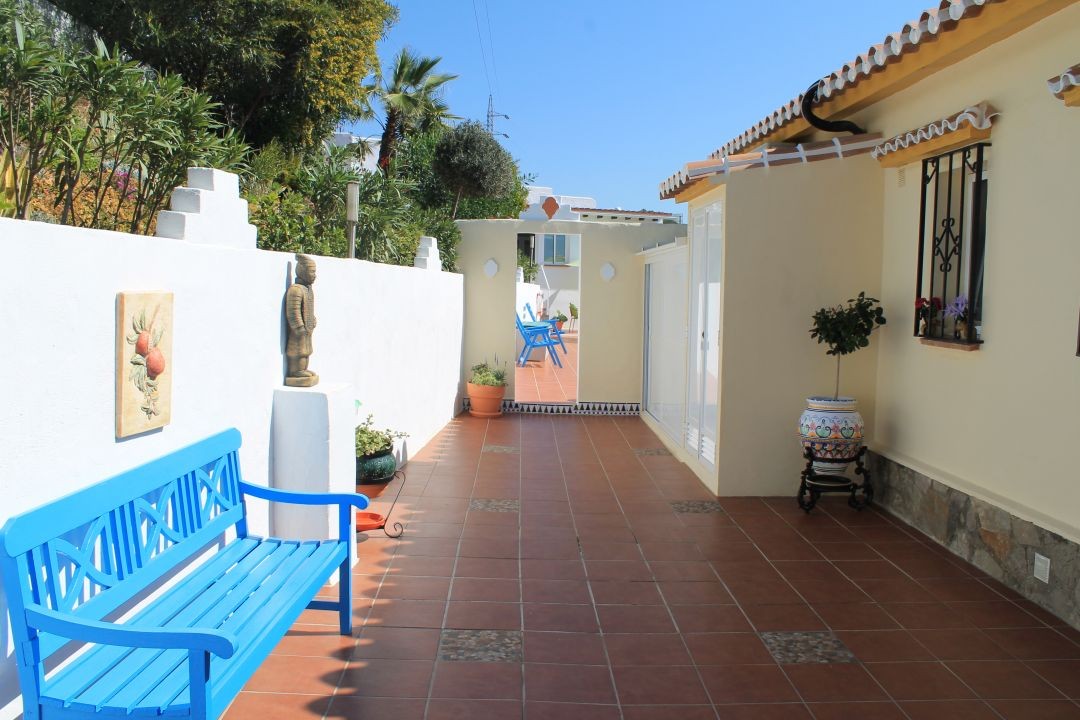 Chalet independiente en venta en Caleta de Velez